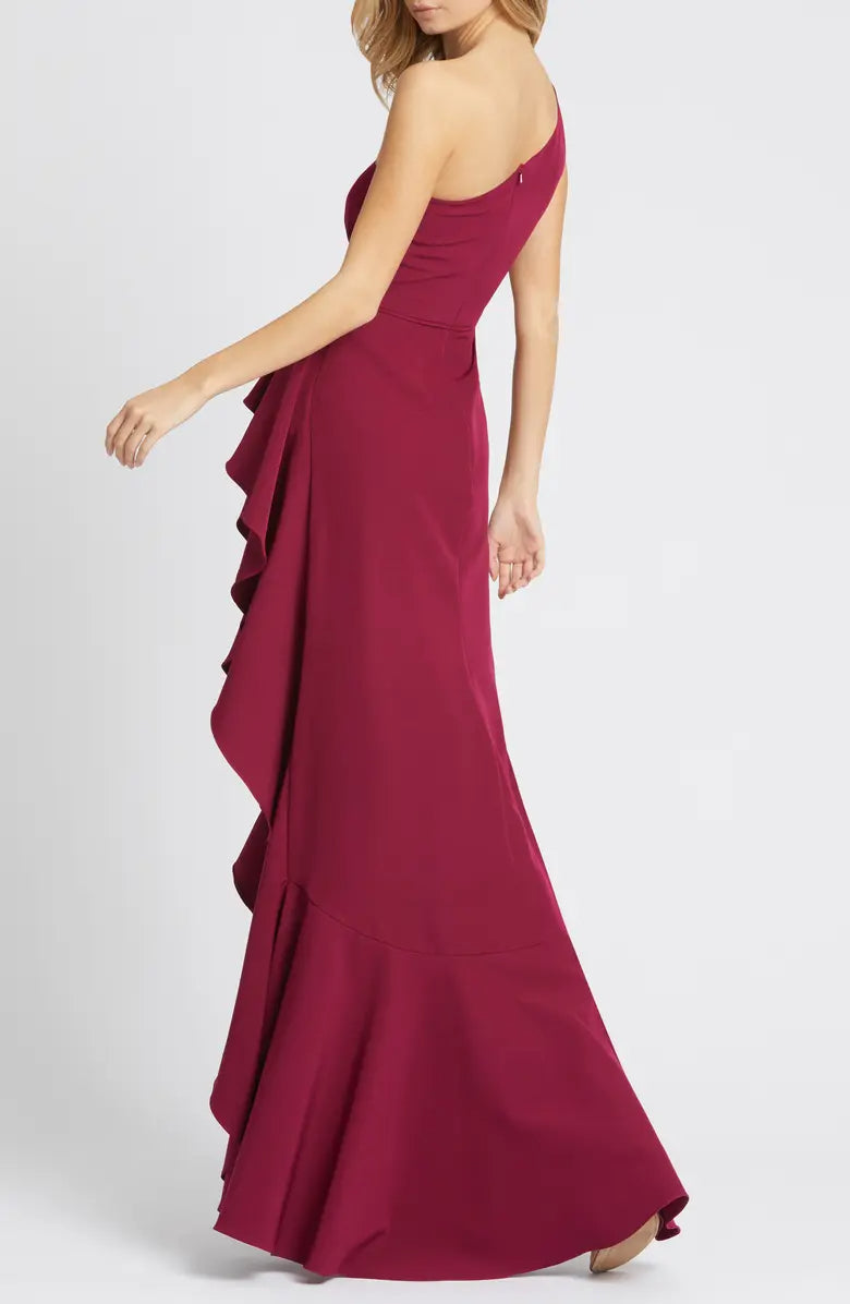 Vestido de noche elegante y minimalista con un solo hombro, hombros descubiertos, borde de hoja de loto y largo hasta el suelo con espalda abierta