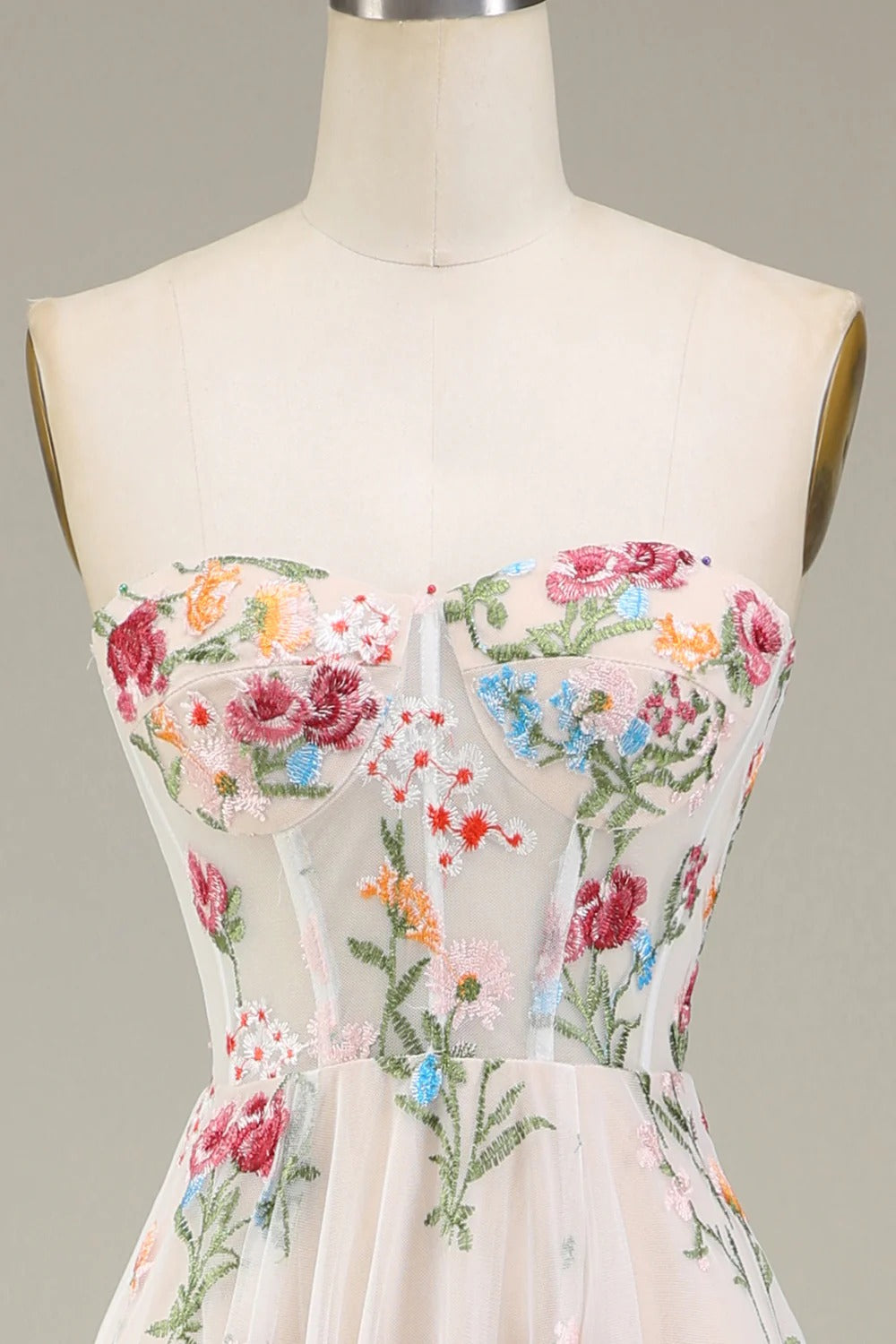 Ivory Floral Embroidered Tulle Gown – Strapless Sweetheart Prom Dress with Lace-Up Back & Train