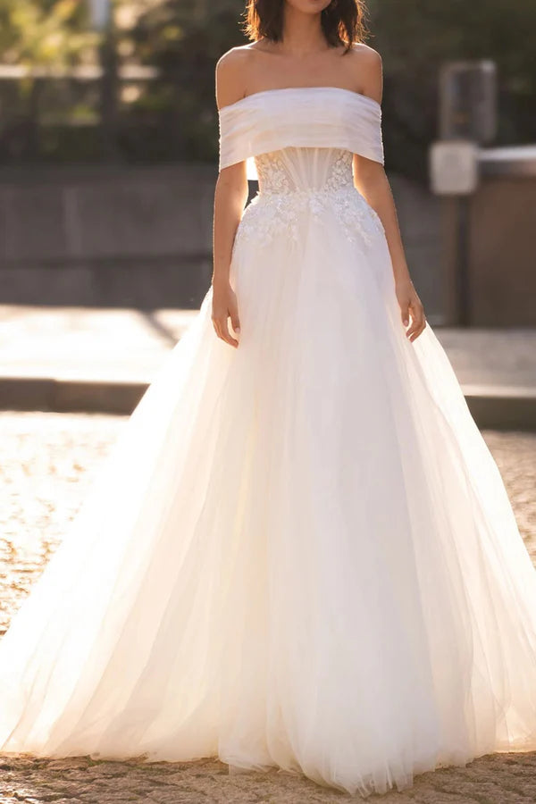Vestido de novia estilo rural con calcomanía de encaje sin tirantes en forma de A