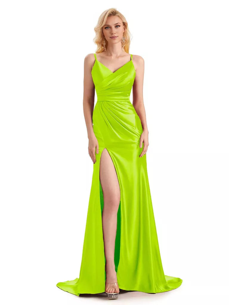 Vestido de dama de honor de satén con escote en V y tirantes finos, con abertura lateral y sexy