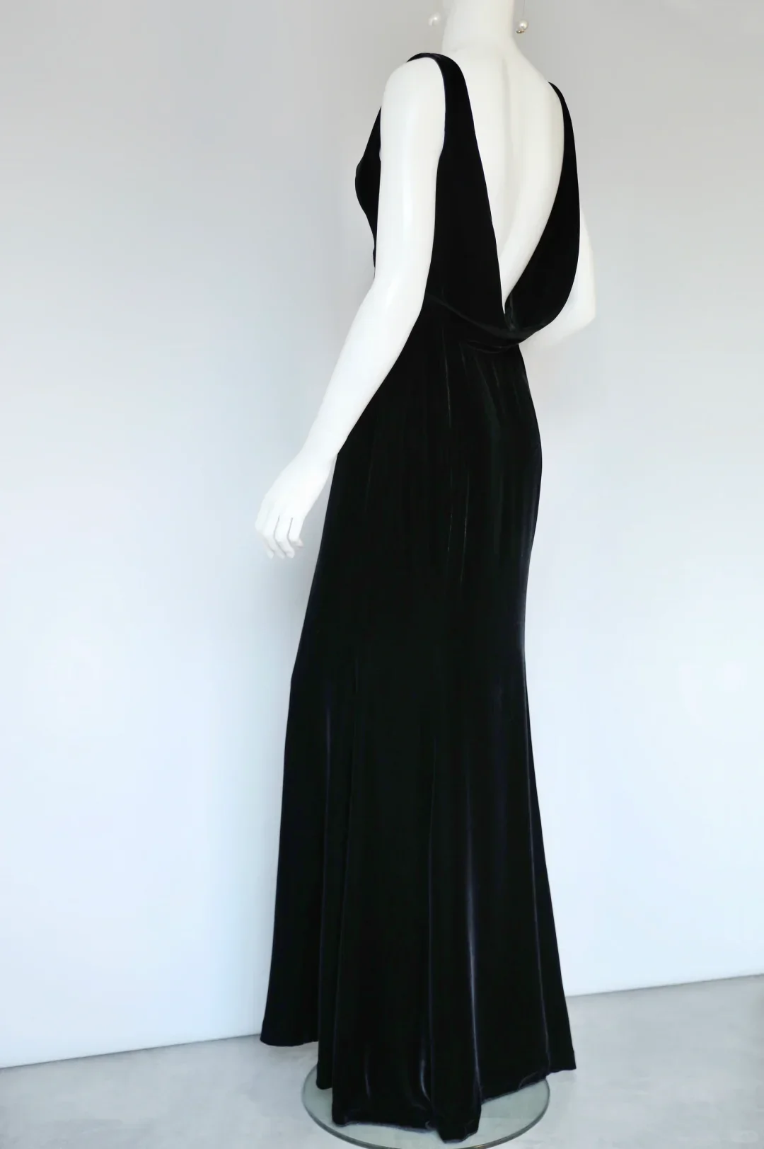 Luxurious Mermaid Cowl Neck Sleeveless Floor Length Velvet Evening Dress