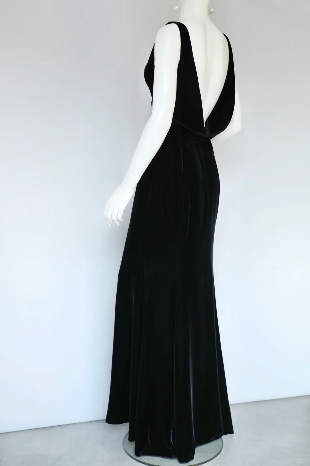 Black Velvet Cowl Neck Mermaid Floor-Length Dress
