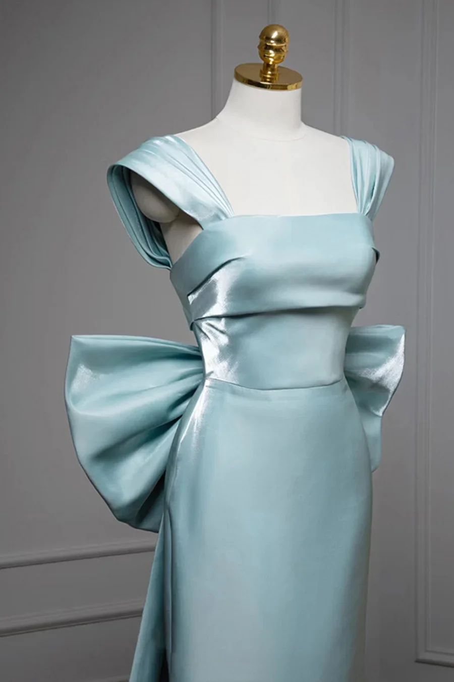 Luxury Mermaid Square Neck Cap Sleeve Closed Back Floor Length Evening Dresses