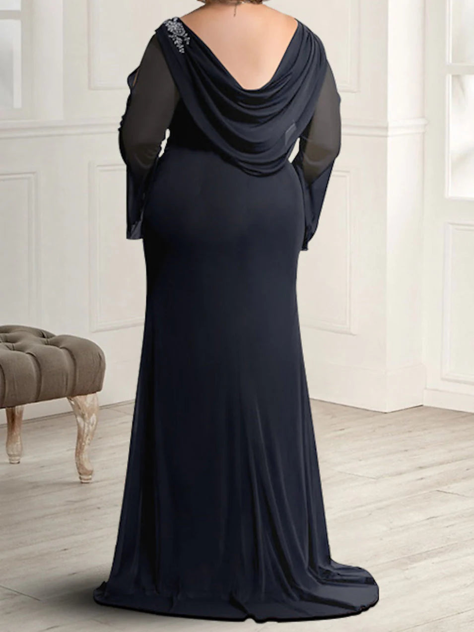 Vestido de madre de la novia con escote redondo y diamantes, corte tubo/pilar