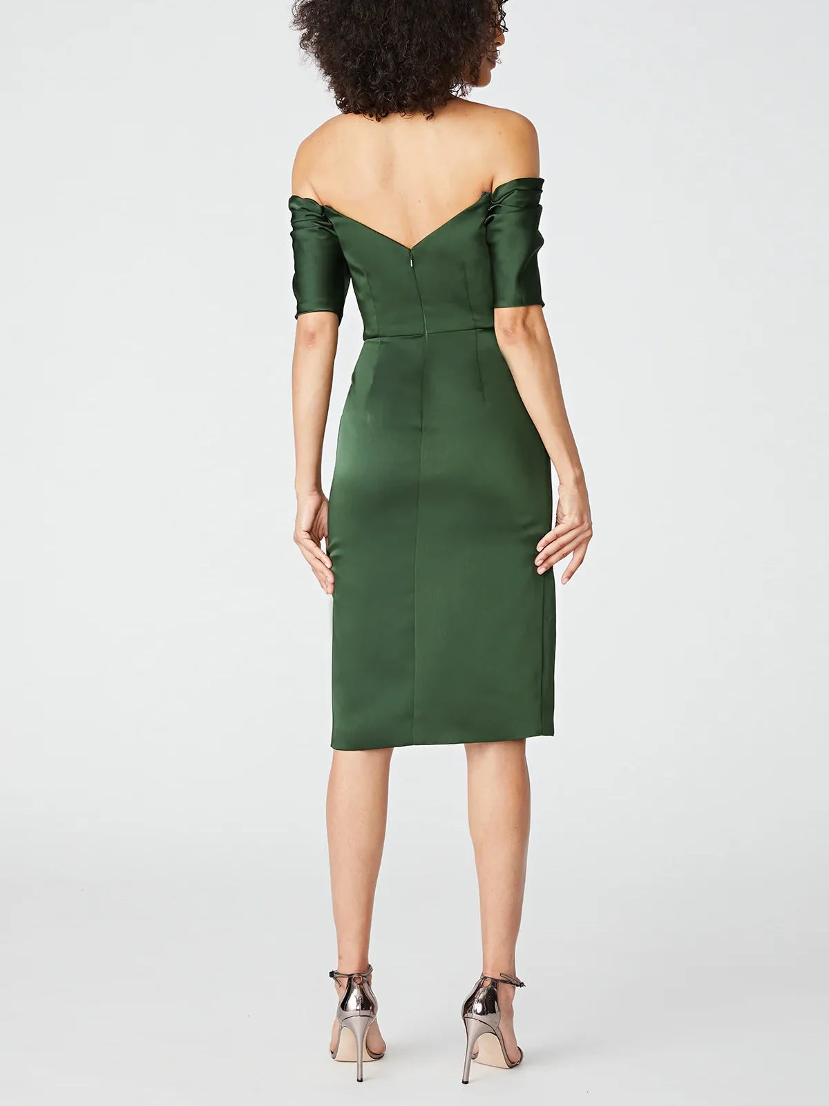 Vestidos de madre de la novia con abertura lateral, sin tirantes, sin mangas y hasta la rodilla