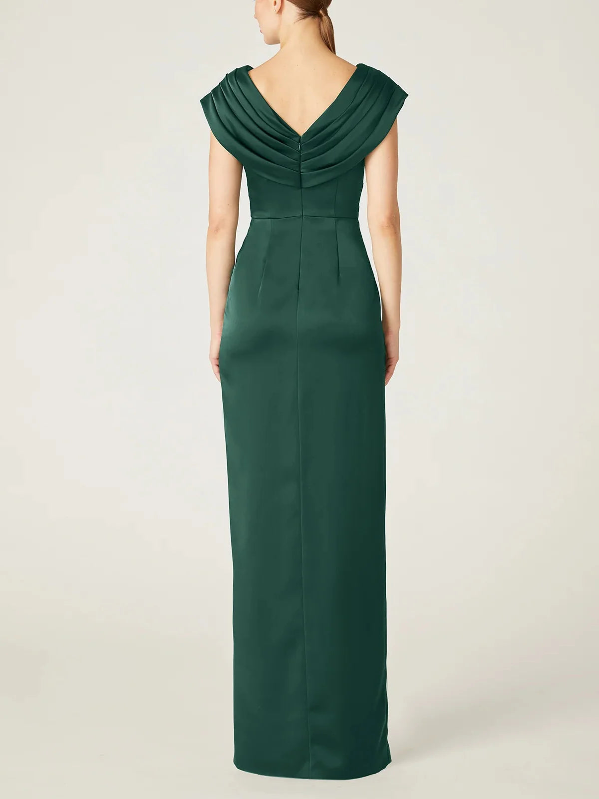 Vestidos para madre de la novia de corte entallado/columna, escote en V, sin mangas y largo hasta el suelo con bordes con volantes.