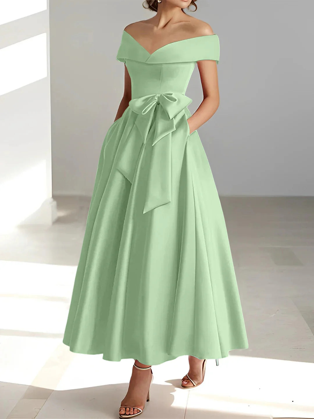 Abiti da sposa a trapezio/principessa con spalle scoperte e tasche