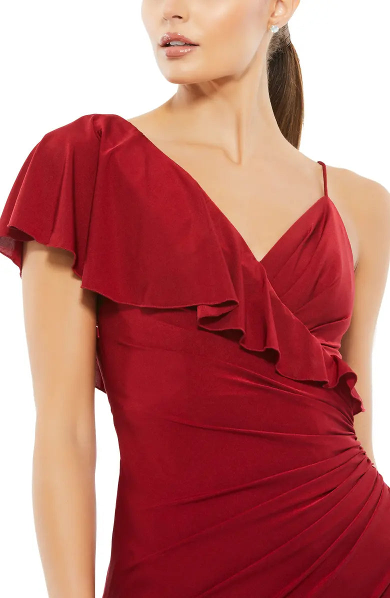 Elegante vestido de fiesta asimétrico con hombros descubiertos, borde con volantes y abertura frontal con un solo hombro