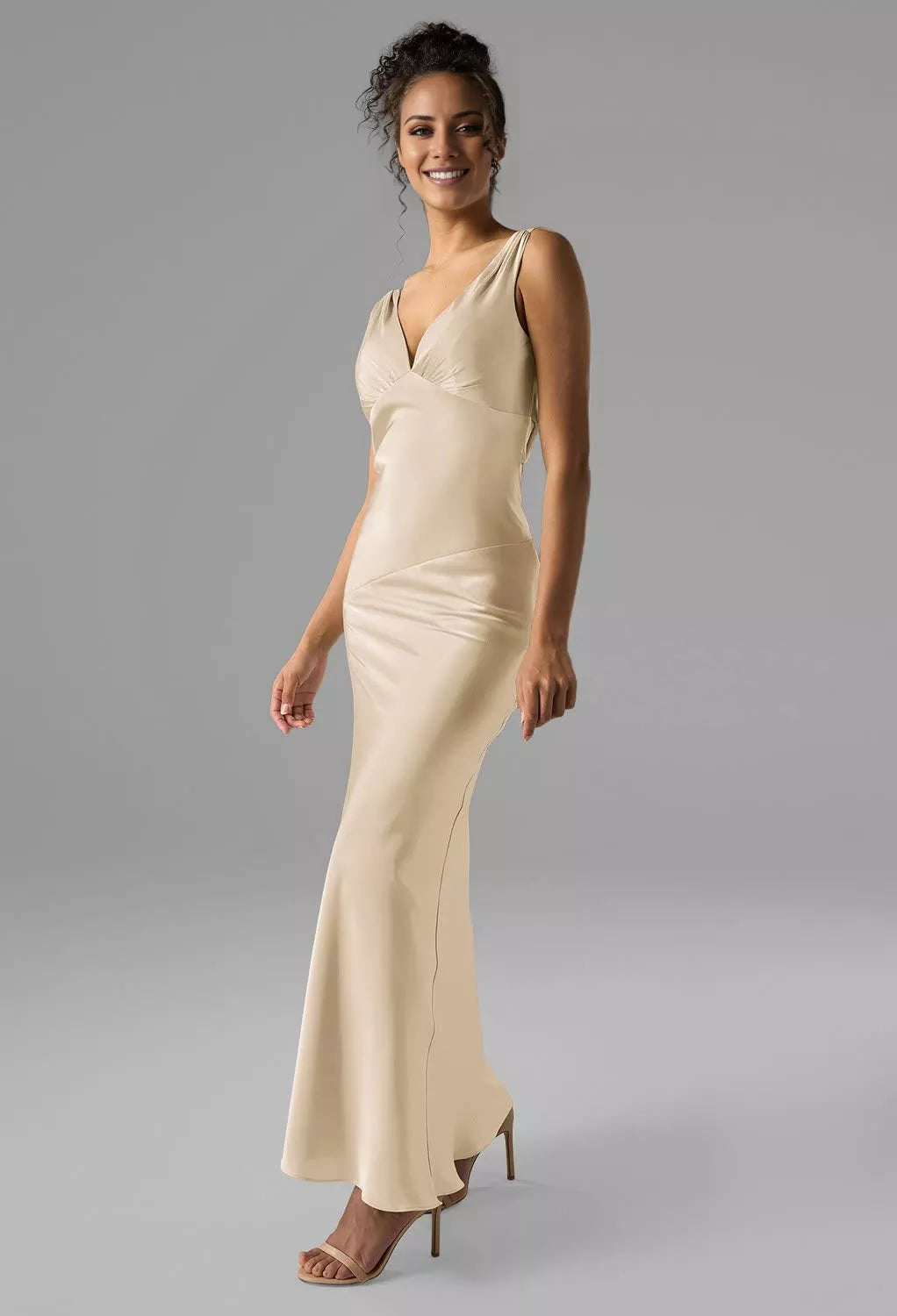 Vestido de dama de honor de sirena con escote en V, hombros descubiertos, sin mangas, espalda descubierta y largo hasta el suelo