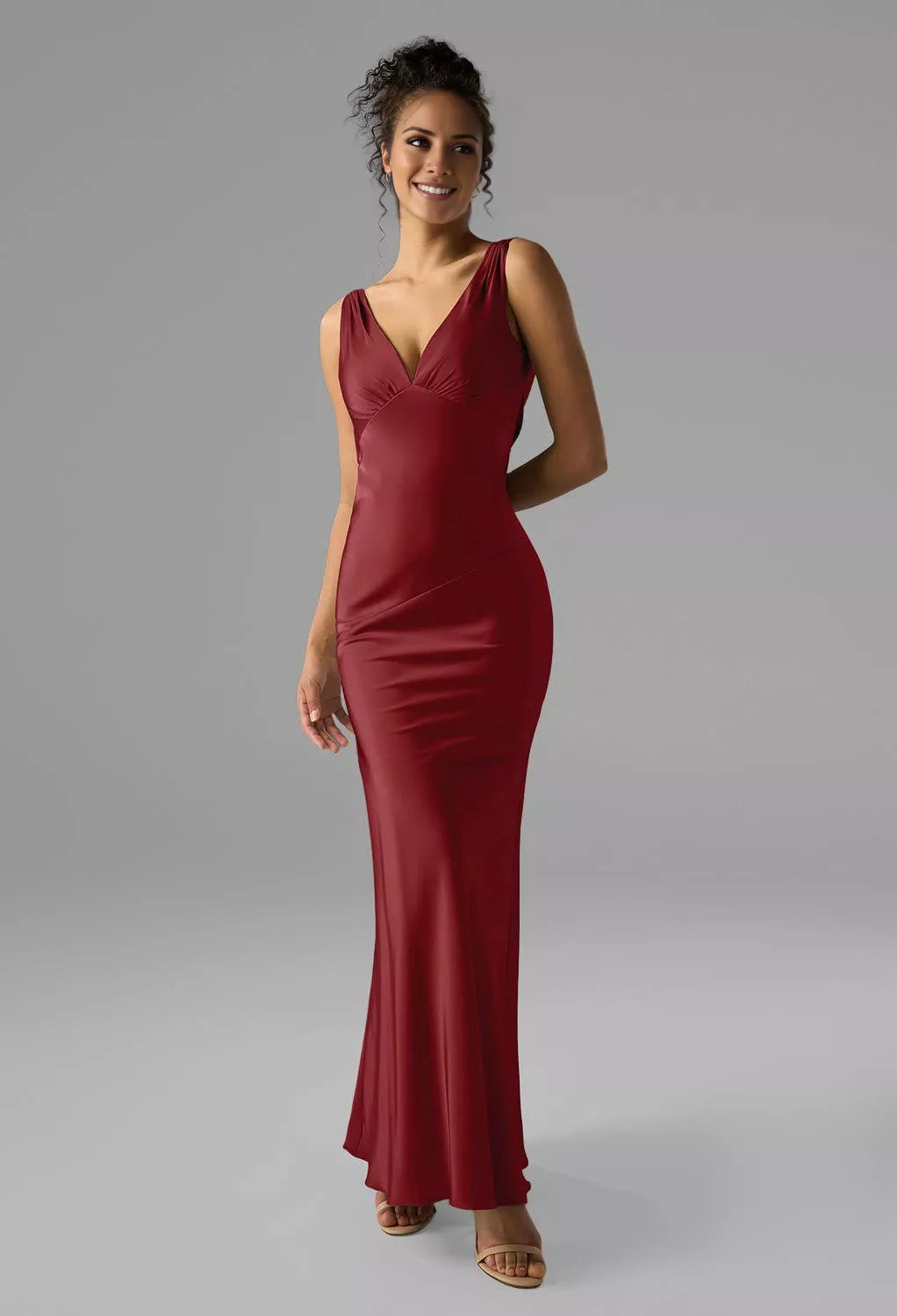 Vestido de dama de honor de sirena con escote en V, hombros descubiertos, sin mangas, espalda descubierta y largo hasta el suelo