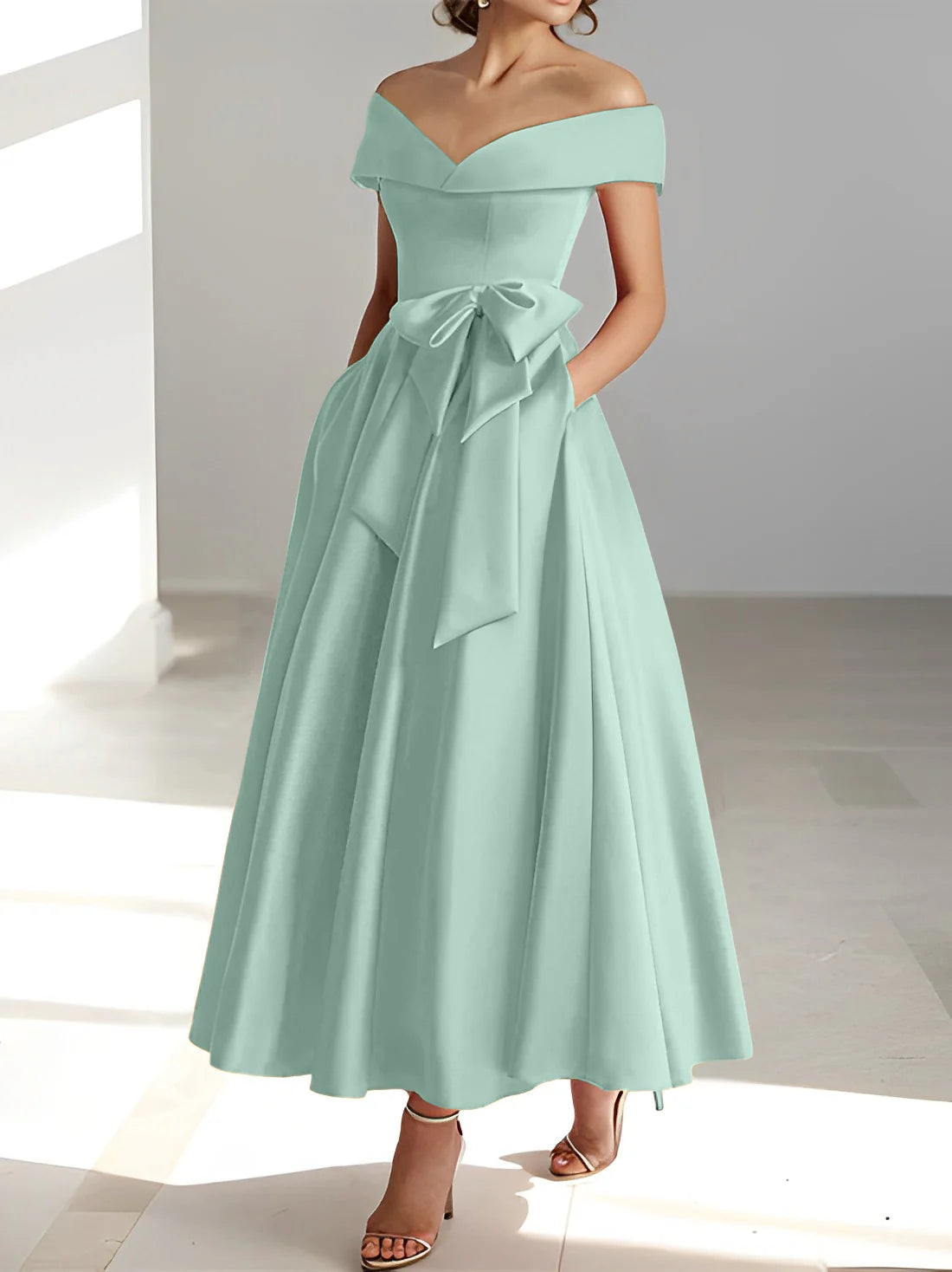 Abiti da sposa a trapezio/principessa con spalle scoperte e tasche