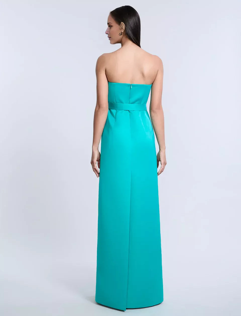 Vestido de noche largo hasta el suelo, sin mangas, sin tirantes, con cuello al descubierto y espalda descubierta, con abertura lateral 