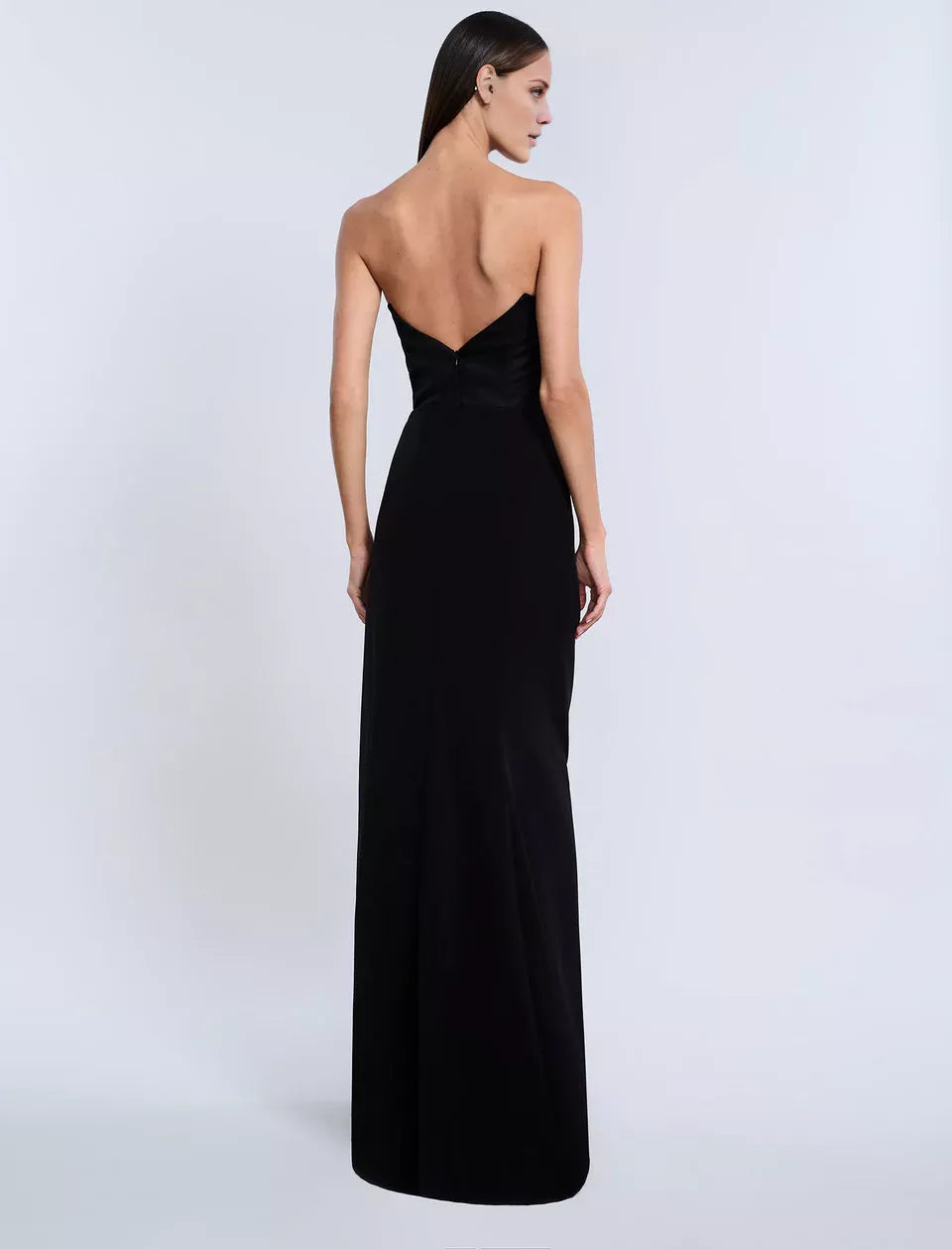 Vestido de noche largo hasta el suelo, sin tirantes, con escote en los hombros, espalda descubierta, abertura lateral