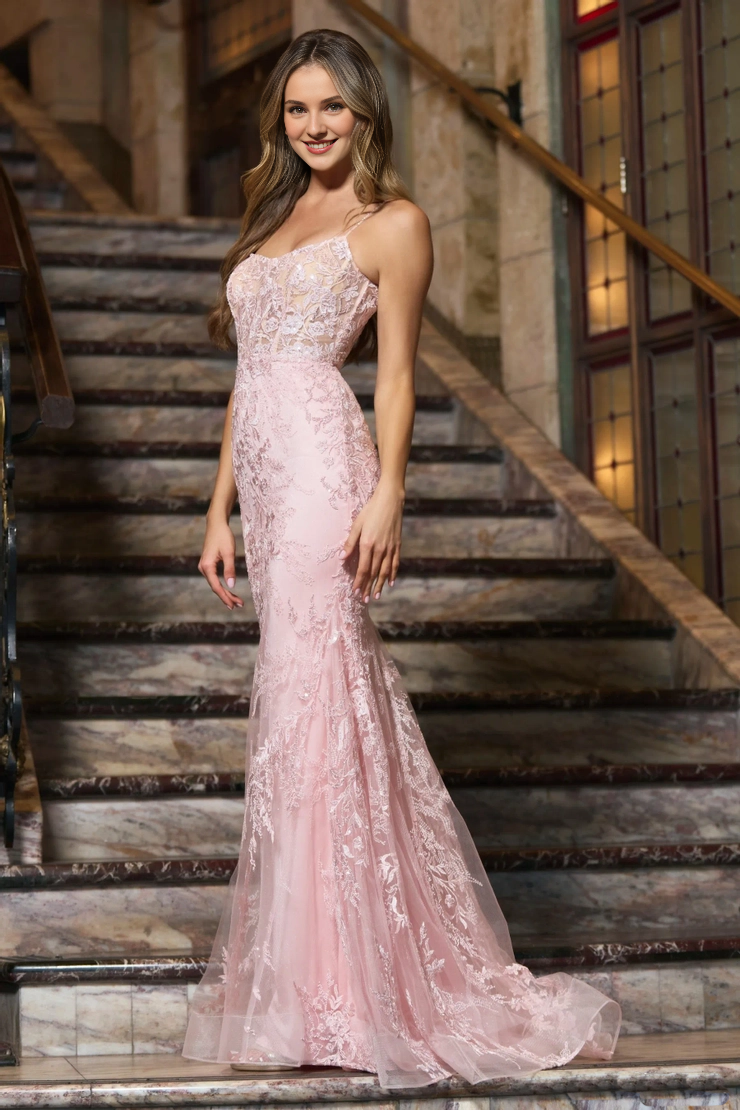 Thin shoulder strap lace decal thin gauze back strap exposed back and floor length evening dress