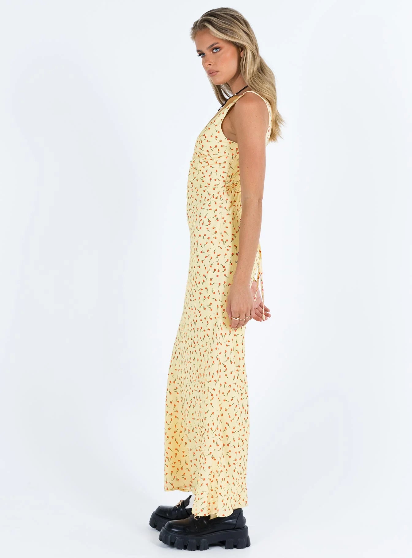 Sweet Flowy V-Neck Sleeveless Tie-Back Maxi Floral Print Prom Dress