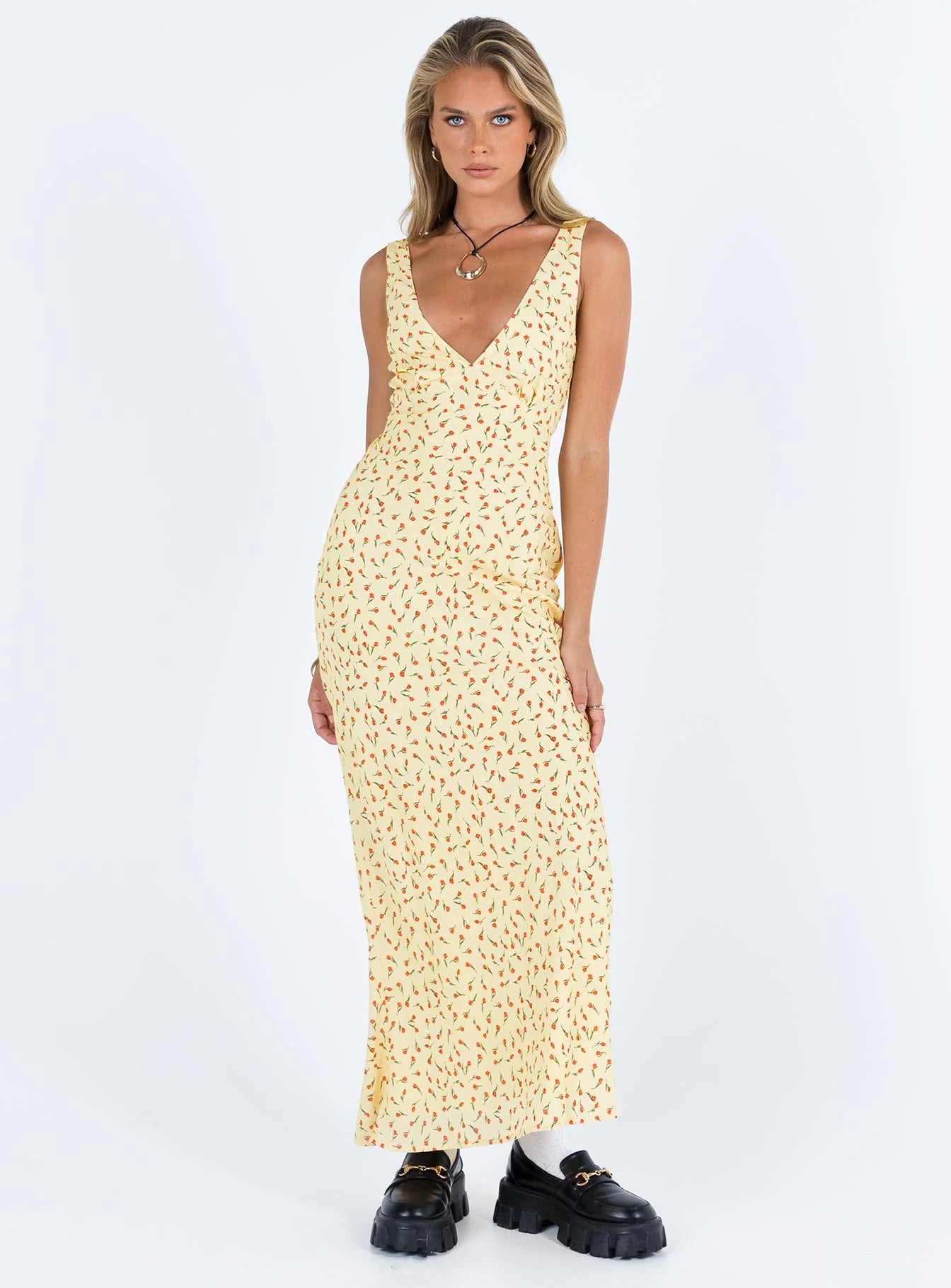 Sweet Flowy V-Neck Sleeveless Tie-Back Maxi Floral Print Prom Dress