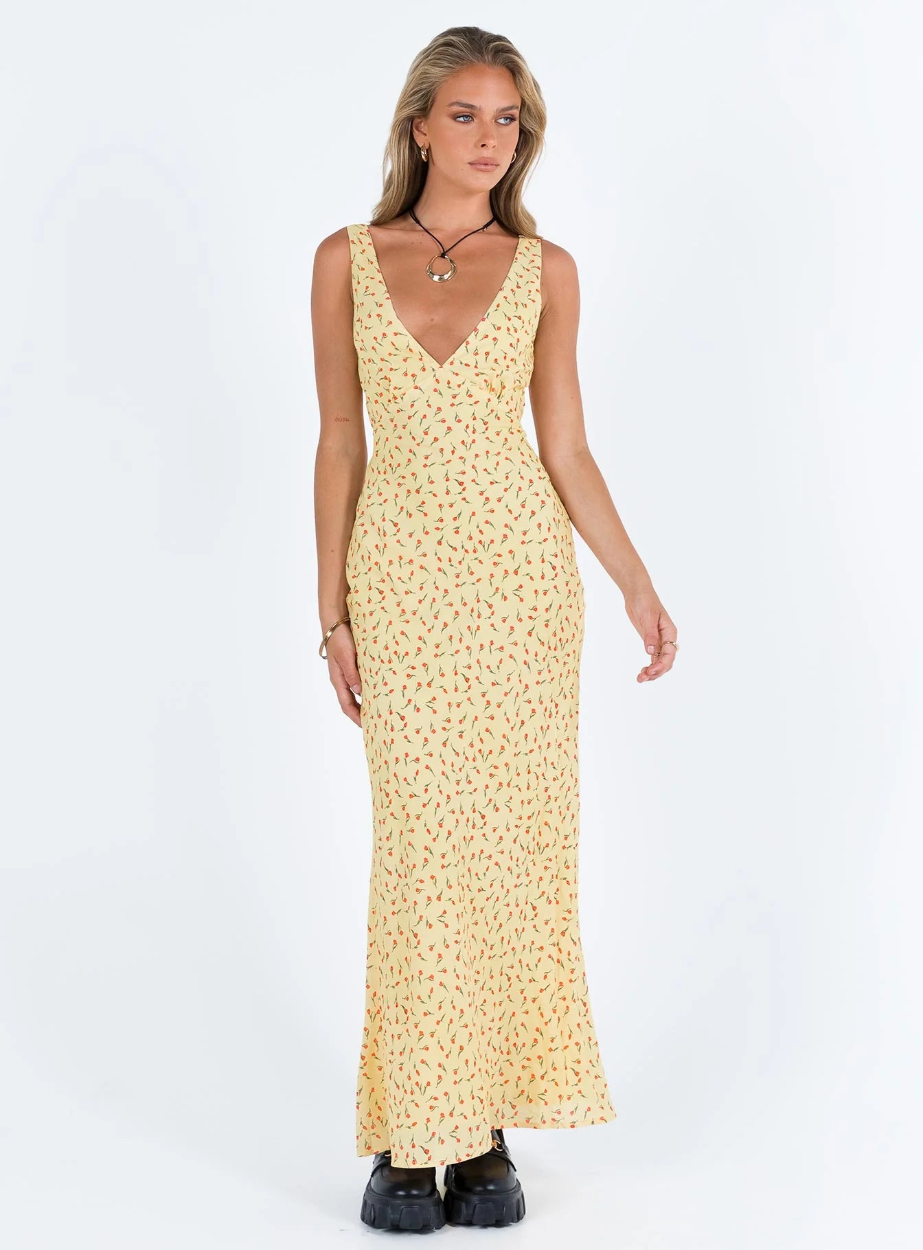 Sweet Flowy V-Neck Sleeveless Tie-Back Maxi Floral Print Prom Dress