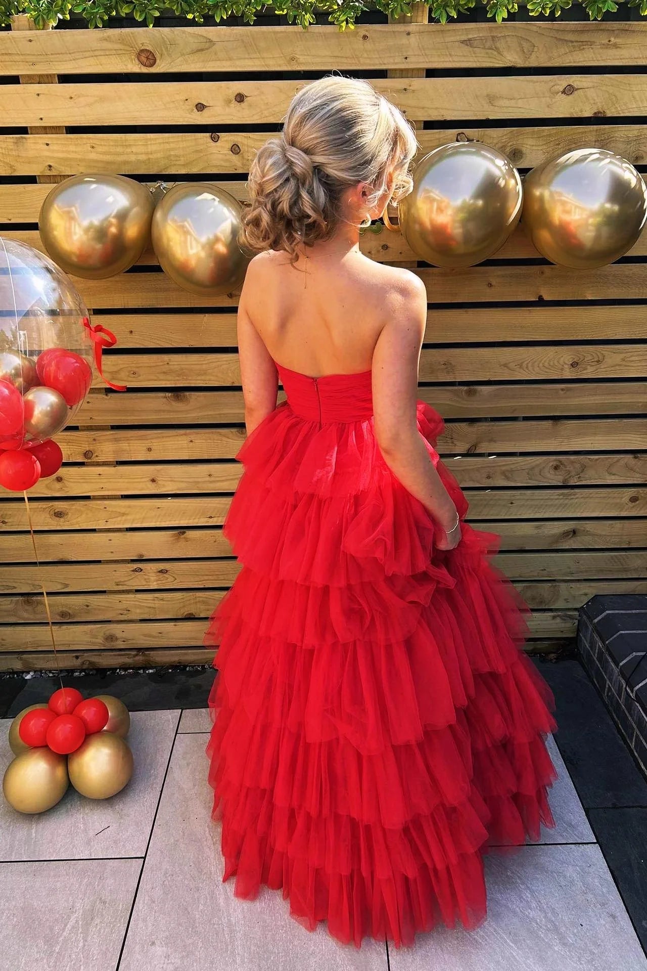 Playful tulle a line strapless sweetheart neck open back floor length prom dress with ruffled tiered skirt