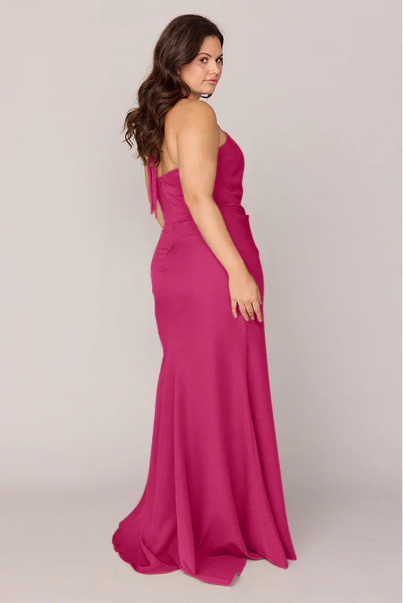 Plus Size Halter Bridesmaid Dresses with Ruched Detail, Back Bow Tie and High Slit Formal Gown