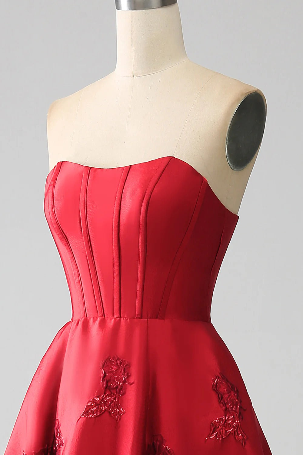 Red Rose Jacquard Ball Gown – Strapless Sweetheart Prom Dress with A-Line Skirt