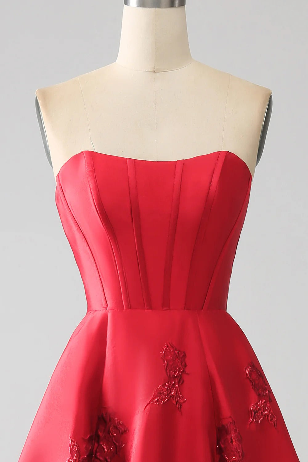 Red Rose Jacquard Ball Gown – Strapless Sweetheart Prom Dress with A-Line Skirt