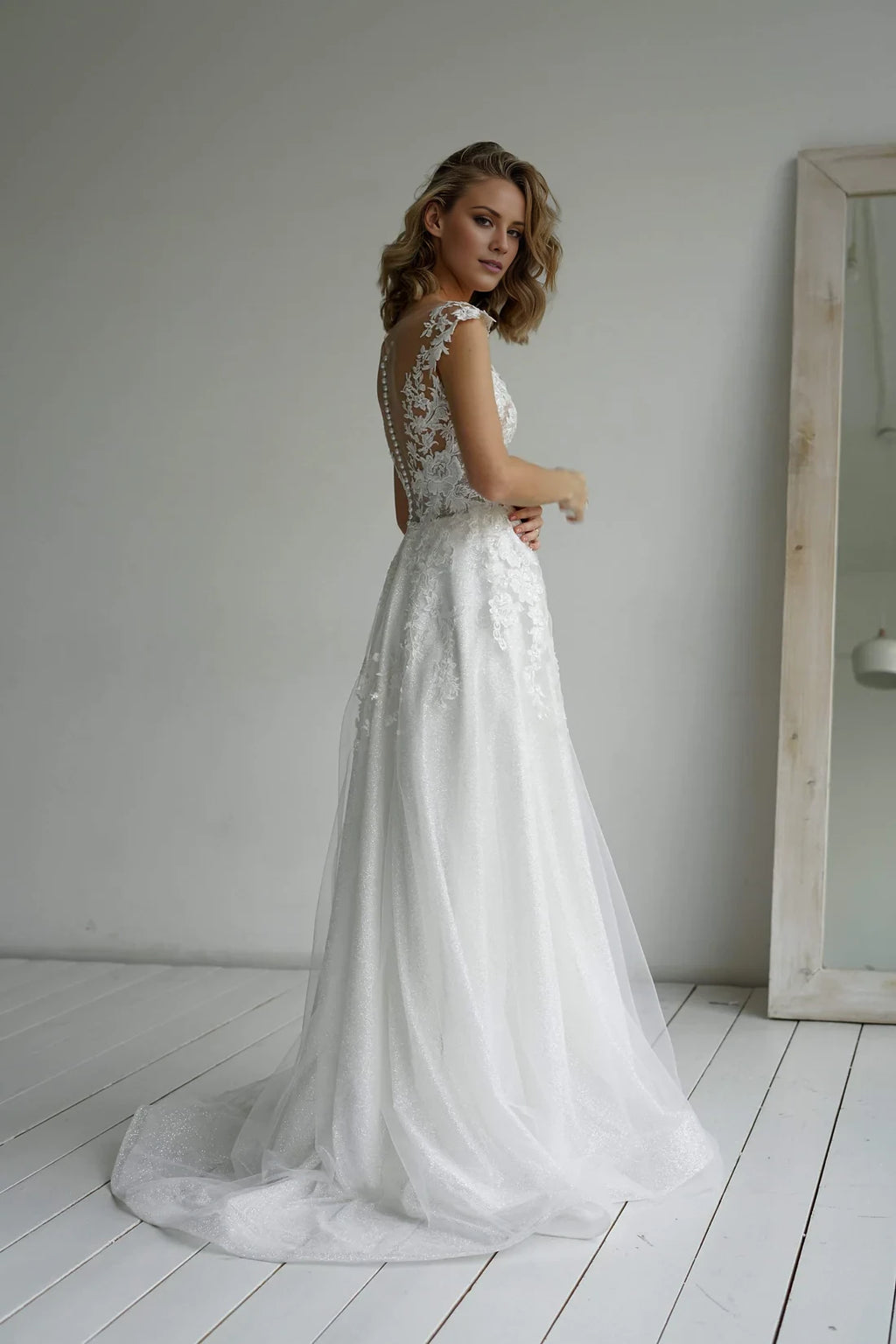 Ivory Lace Applique V-Neck A-Line Floor-Length Bridesmaid Dress
