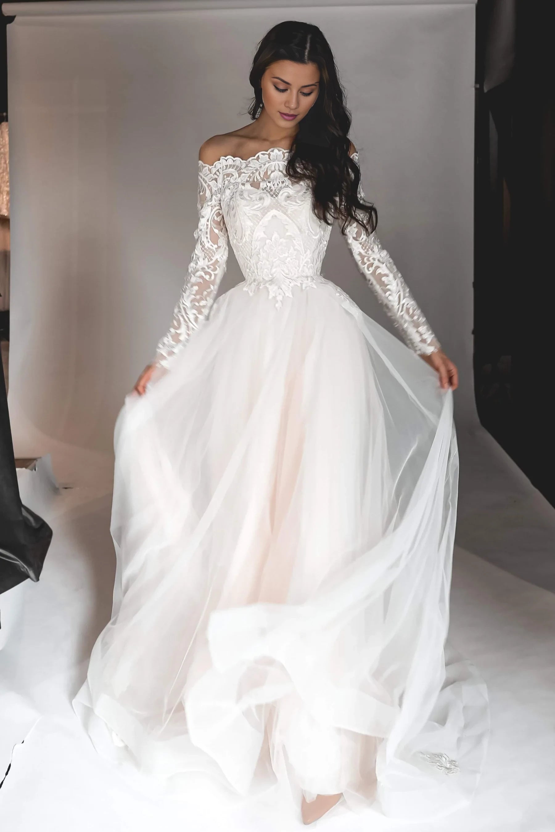 Romantic Ball Gown Off-Shoulder Lace Embroidered Long Sleeve Floor-Length Winter Wedding Dress