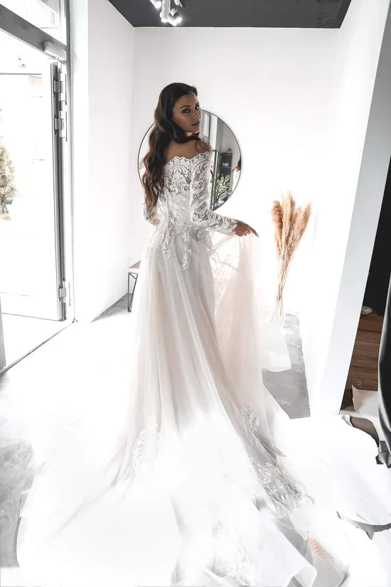 Romantic Ball Gown Off-Shoulder Lace Embroidered Long Sleeve Floor-Length Winter Wedding Dress