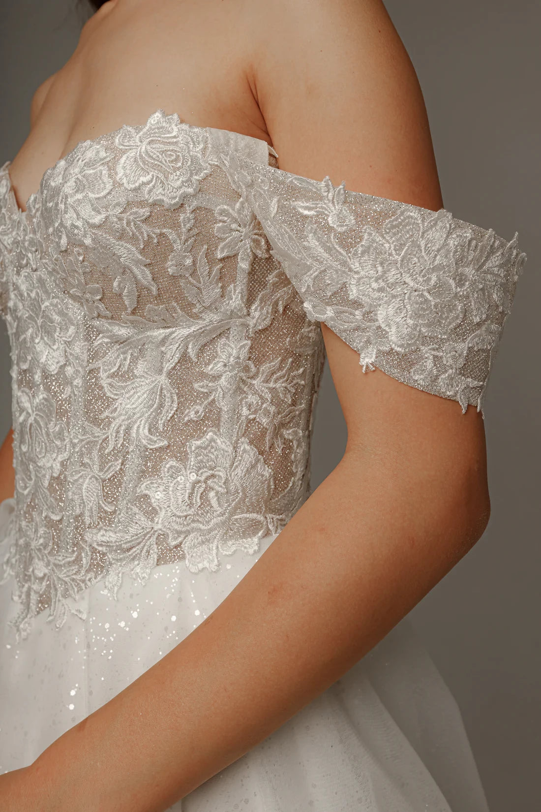 Ivory Lace Off-the-Shoulder Ball Gown Floor-Length Dress