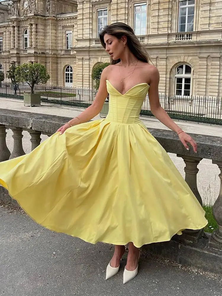 Romantic Ball Gown Strapless Sweetheart Neck Sleeveless Corset Back Floor Length Evening Dress