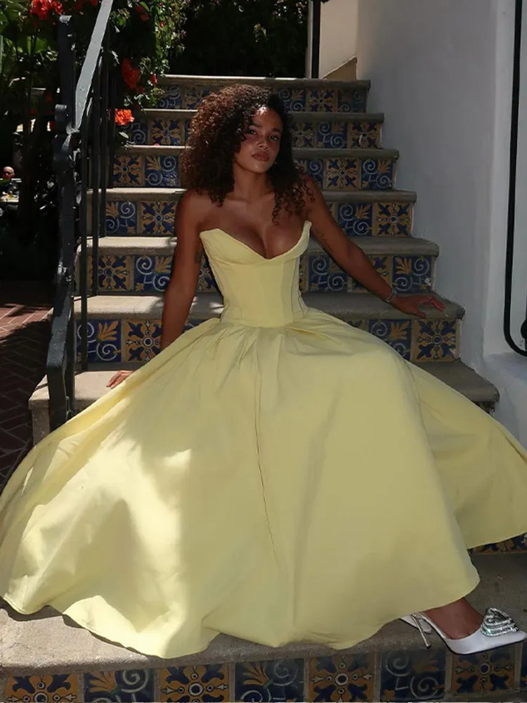 Romantic Ball Gown Strapless Sweetheart Neck Sleeveless Corset Back Floor Length Evening Dress