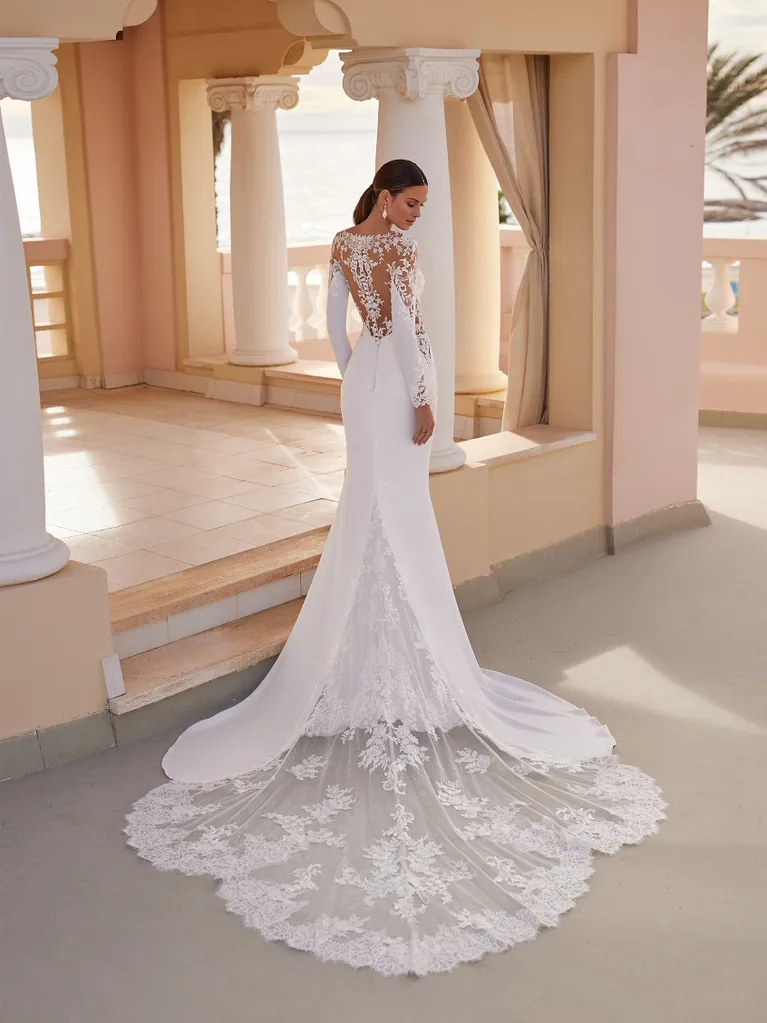 Romantic Mermaid Deep V-Neck Long Sleeve Lace-Detail Maxi Winter Wedding Dress