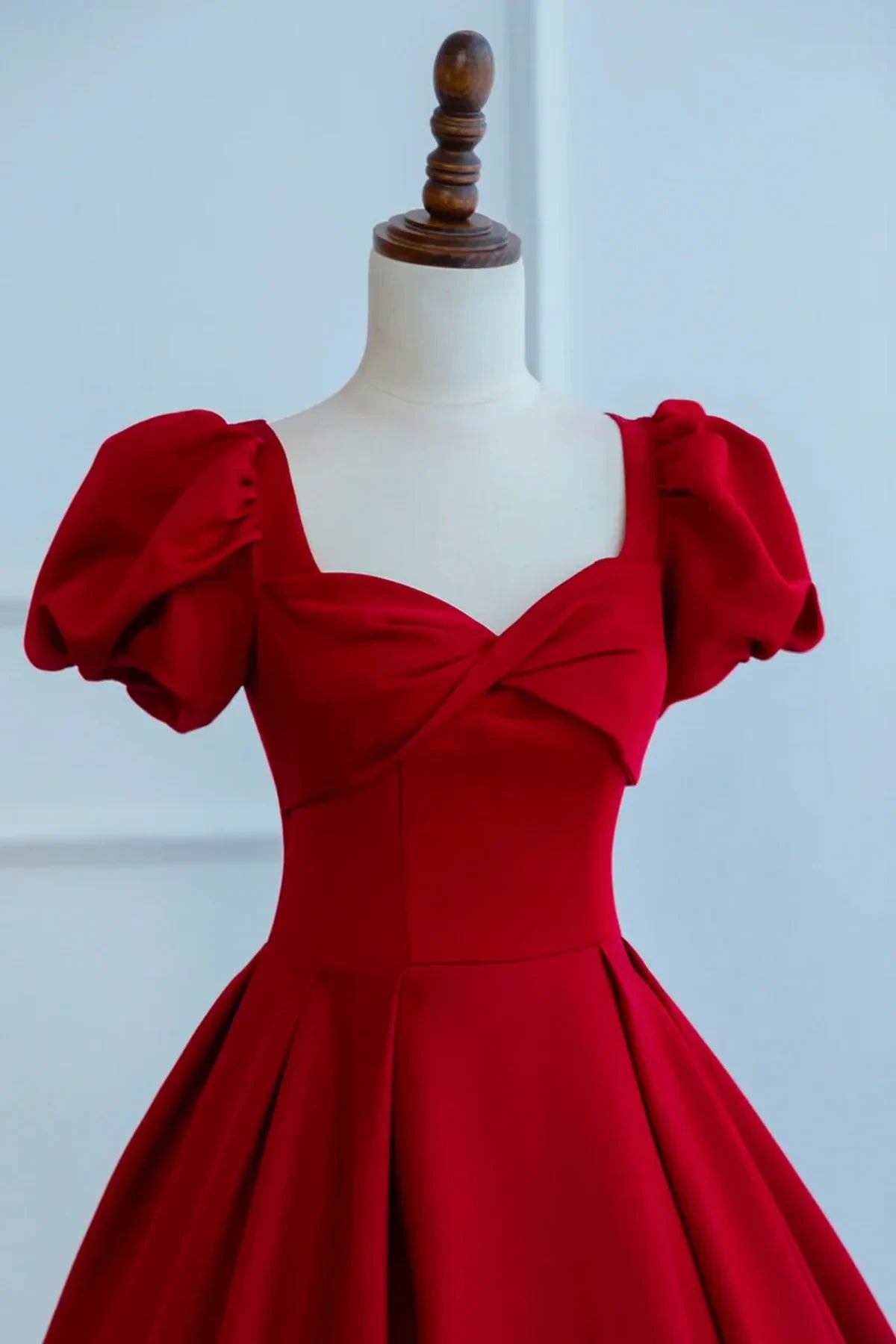 Romantic Satin Ball Gown Sweetheart Puffy Short Sleeves Lace-Up Back Floor-Length Evening Dresses