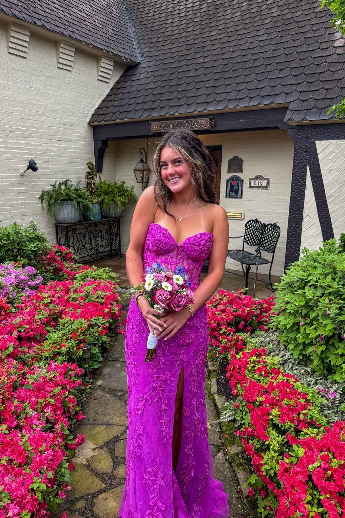 Romantic tulle mermaid strapless sweetheart neck open back floor length prom dress with floral lace applique and high slit