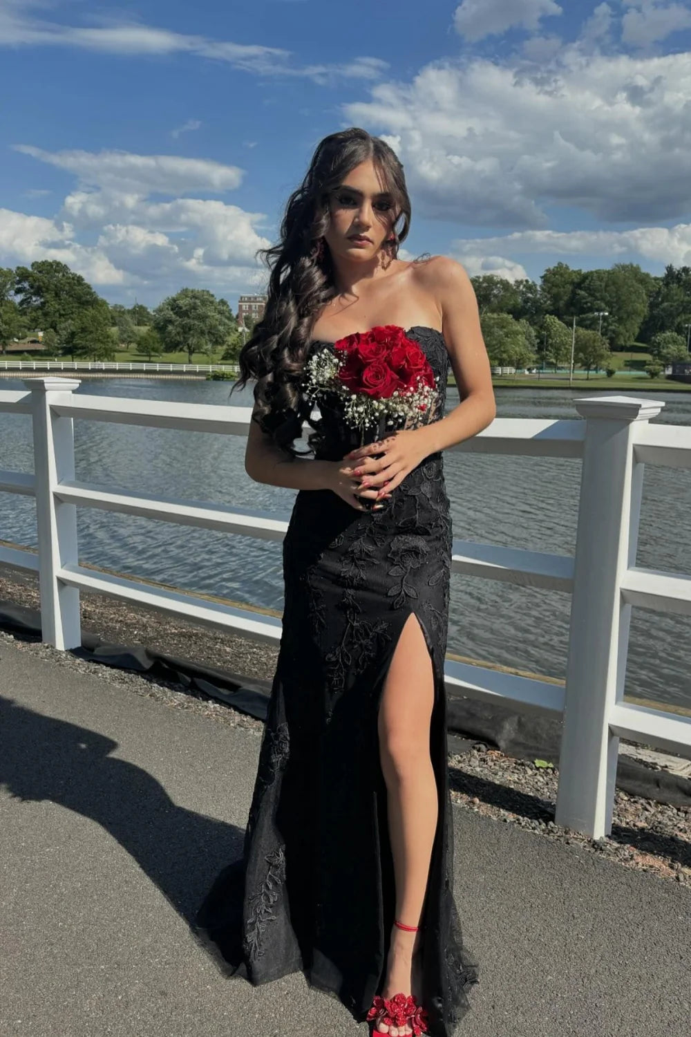 Romantic tulle mermaid strapless sweetheart neck open back floor length prom dress with floral lace applique and high slit