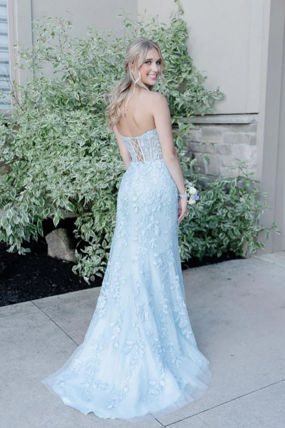 Romantic tulle mermaid strapless sweetheart neck open back floor length prom dress with floral lace applique and high slit