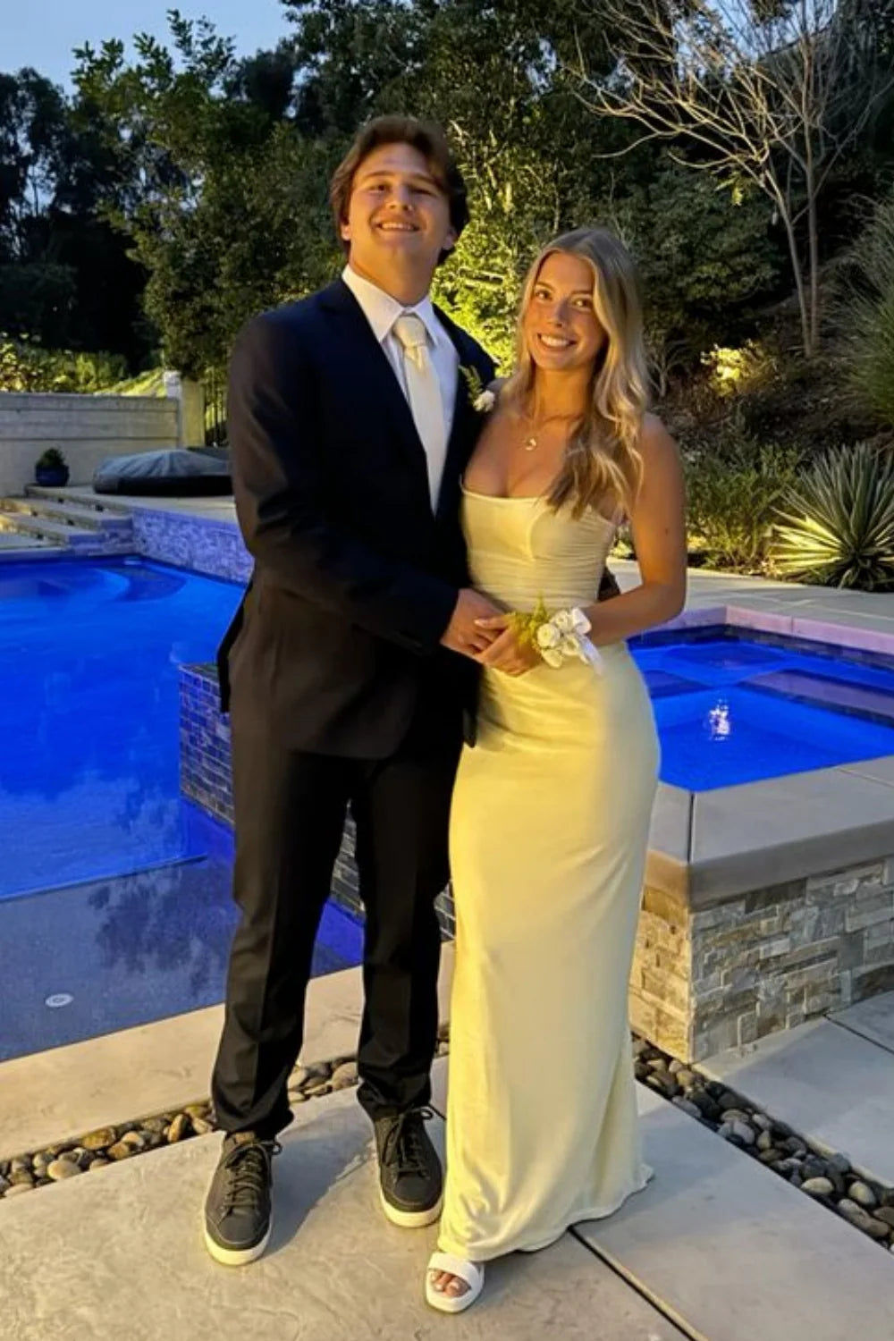 Satin Strapless Sweetheart Corset Bodice Crisscross Back Ruched Sheath Floor-Length Prom Dress