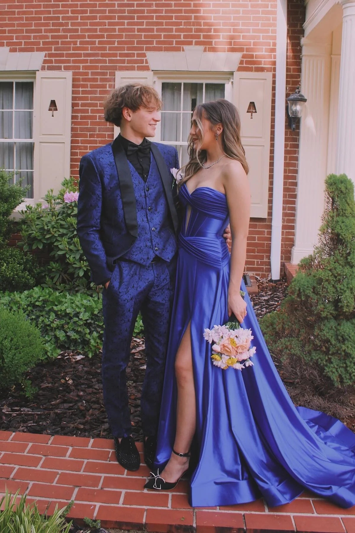 Royal Blue Satin A-Line Floor-Length Evening Dress with Sweetheart Neckline