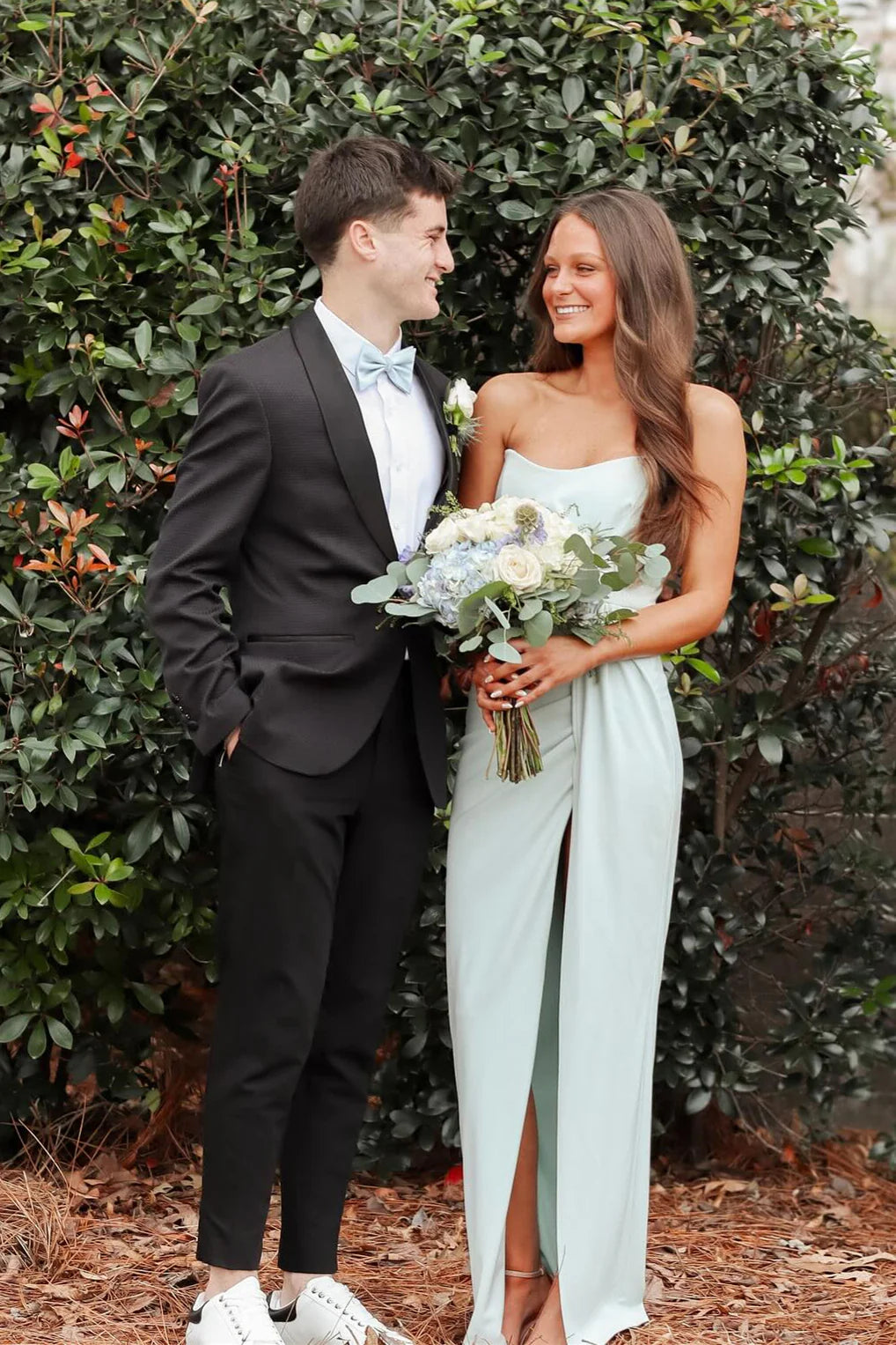 Sleek Strapless Prom Dresses with Sweetheart Neckline, Ruched Waist Detail, High Slit and Form-Fitting Satin Maxi Silhouette Formal Gown