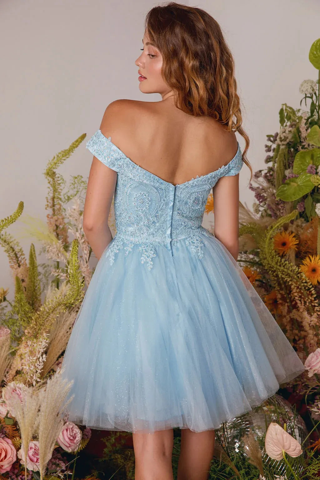 Sparkling Tulle A-Line Off-Shoulder Sweetheart Short Zipper Back Homecoming Dresses