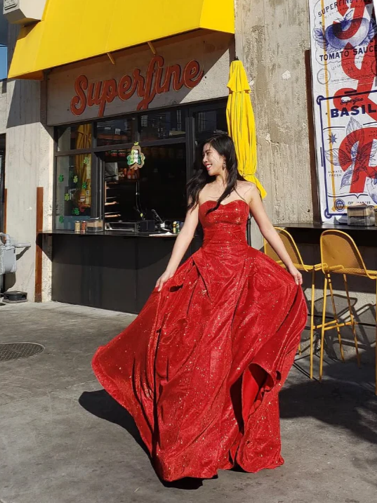 Sparkling velvet A-line strapless sweetheart-neck floor-length evening dresses
