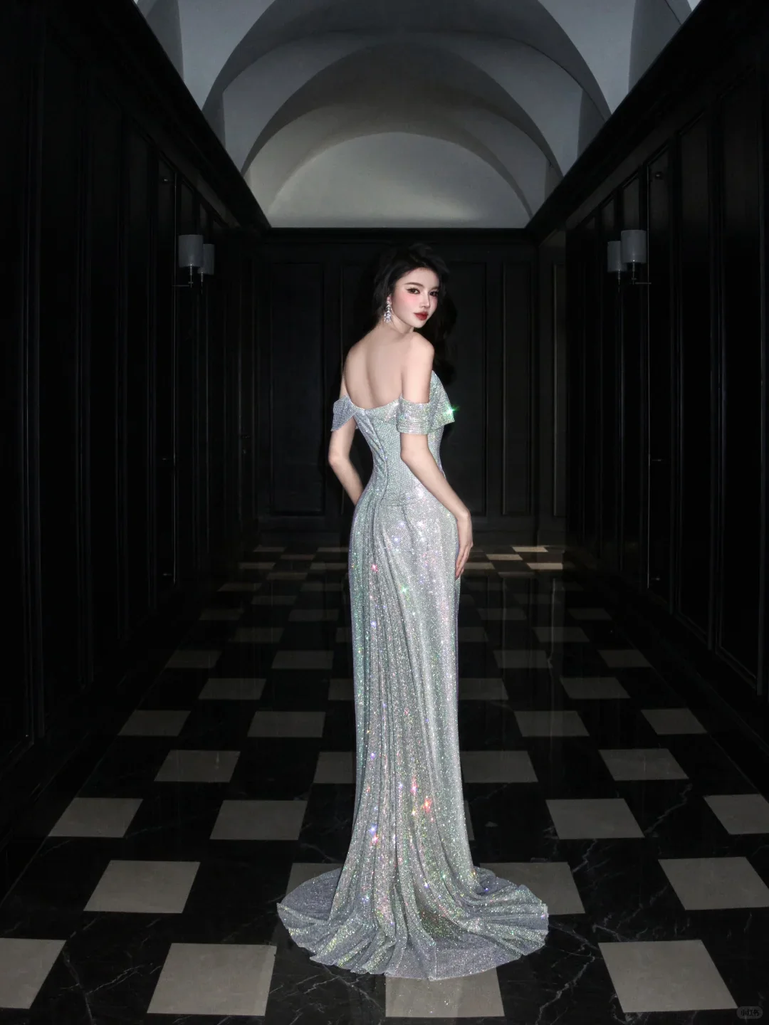 Sparkly sequin mermaid off-shoulder short-sleeve floor-length evening dress