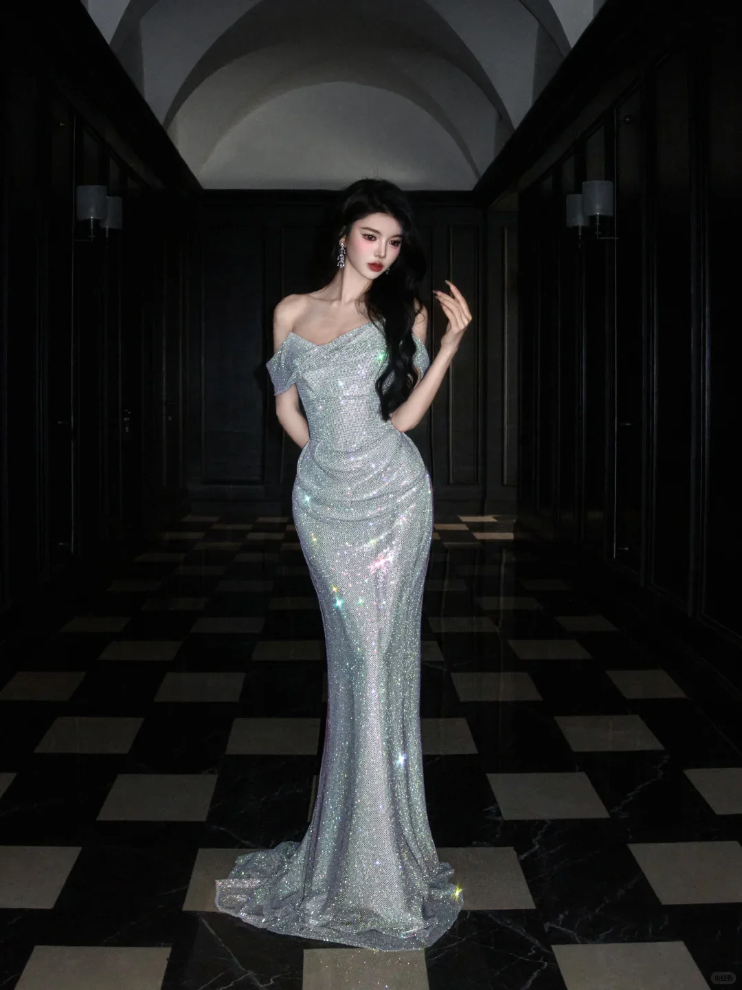 Sparkly sequin mermaid off-shoulder short-sleeve floor-length evening dress