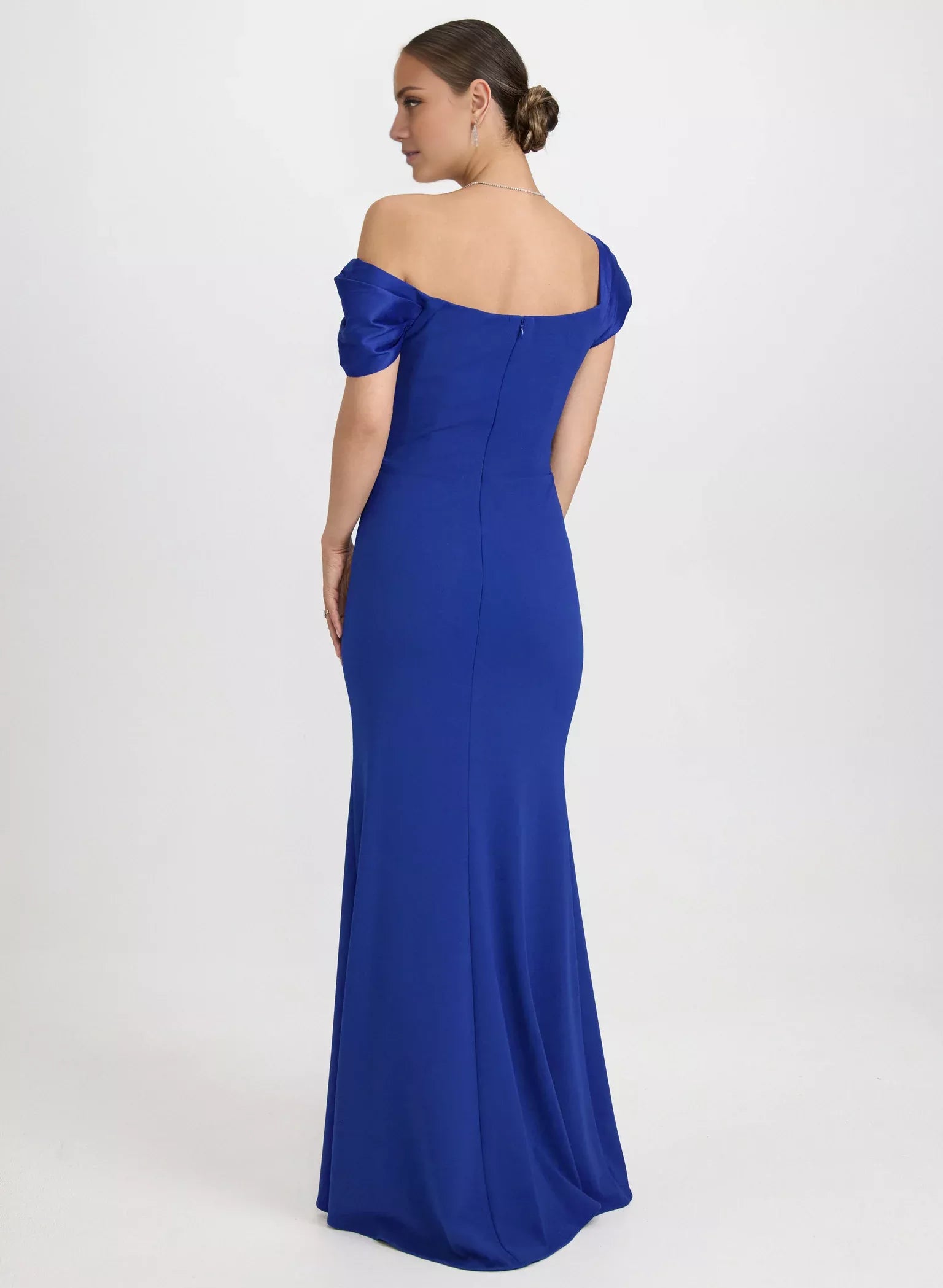 Square neckline short sleeved backless and floor length evening dress