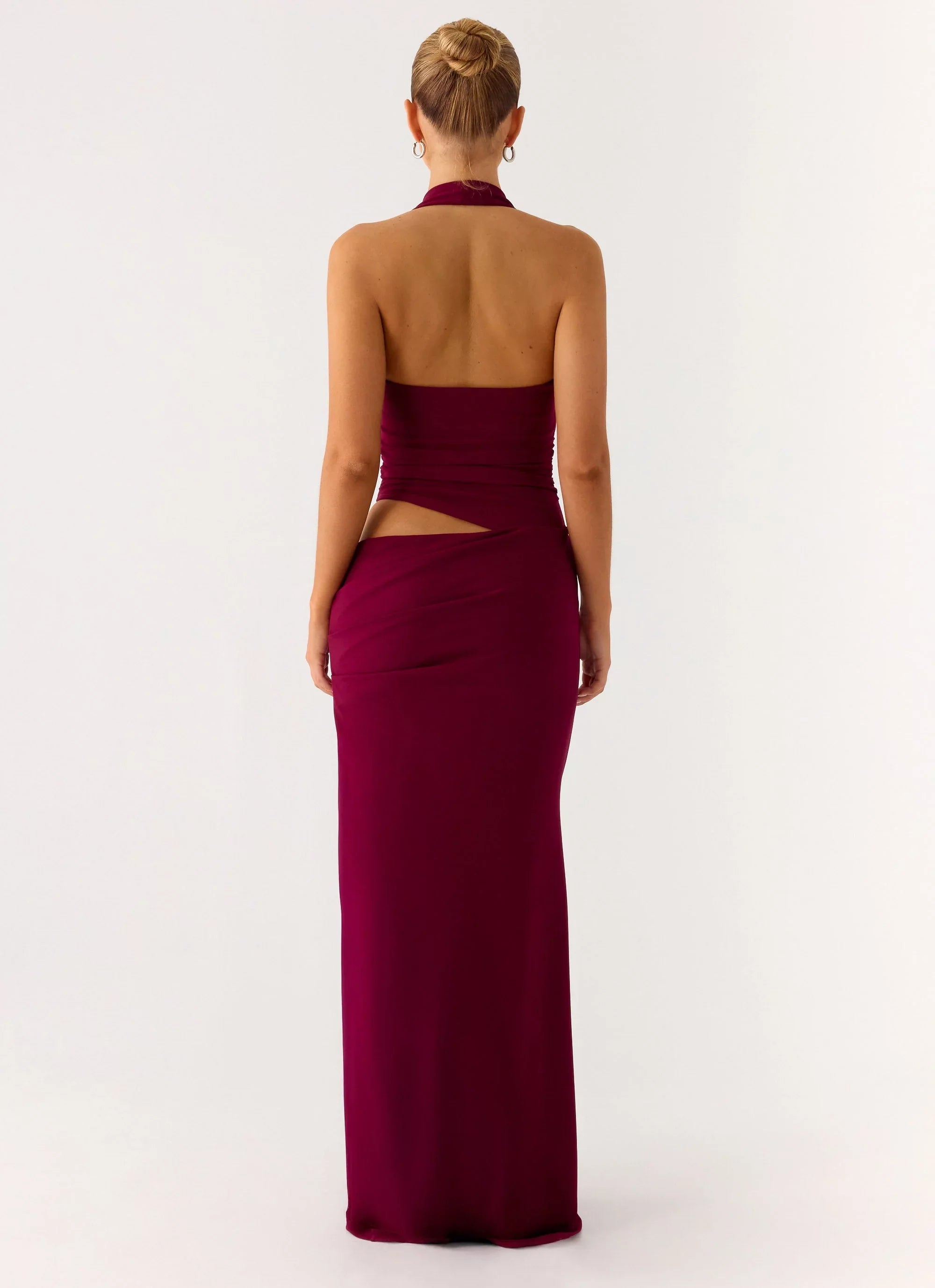 Statement-Making Sheath Halter Neck Sleeveless Backless Cut-Out Floor-Length Evening Dress