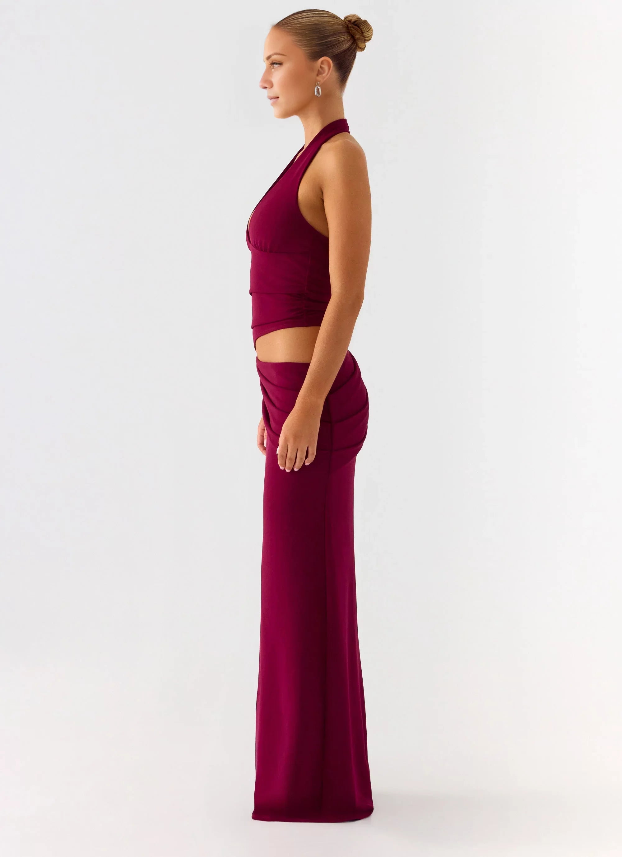 Statement-Making Sheath Halter Neck Sleeveless Backless Cut-Out Floor-Length Evening Dress