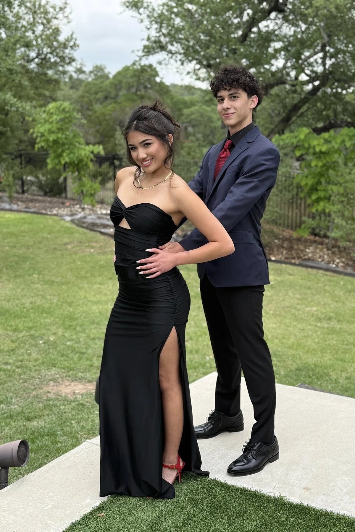 Black Mermaid Floor-Length Evening Dress with Twisted Cutout Bodice