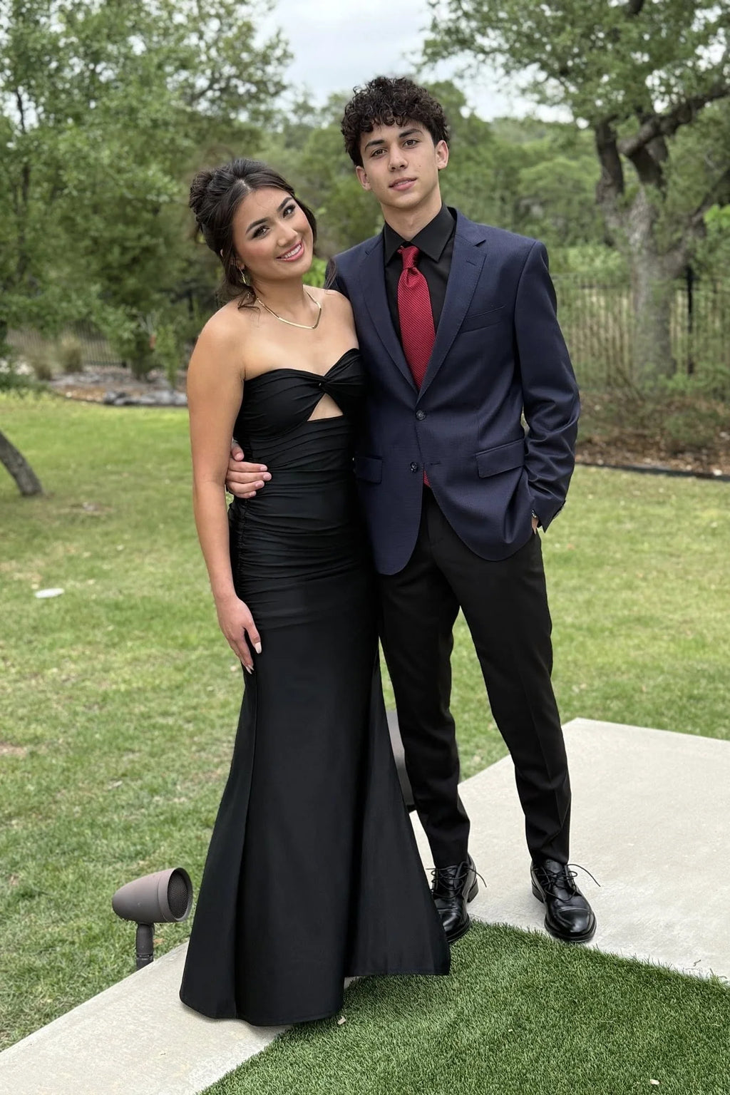 Black Mermaid Floor-Length Evening Dress with Twisted Cutout Bodice