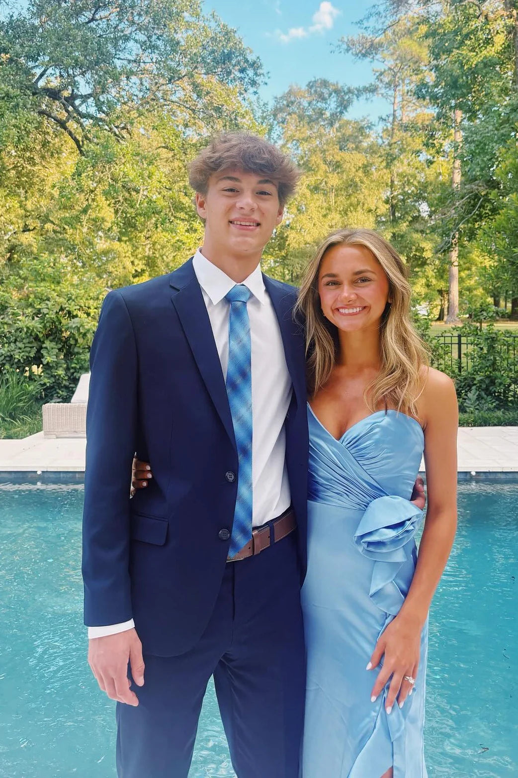 Strapless Sweetheart Satin Prom Dress Ruched Bow Decor High Slit Formal Evening Wedding Guest Long Gown