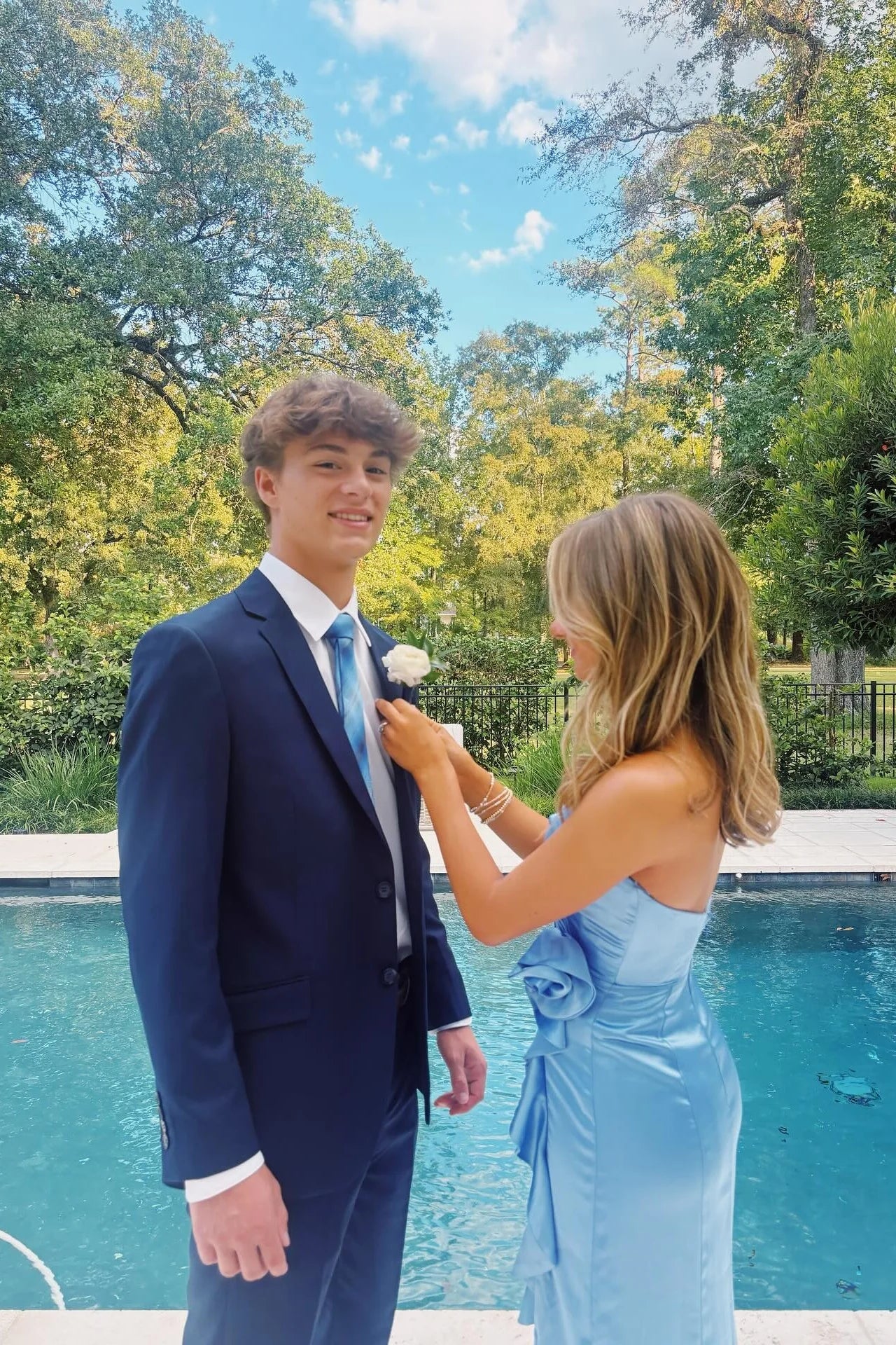 Strapless Sweetheart Satin Prom Dress Ruched Bow Decor High Slit Formal Evening Wedding Guest Long Gown